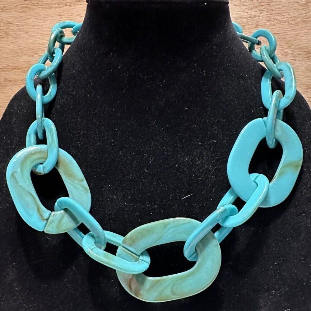 Turquoise Colored Chunky Chain Acrylic Necklace Lightweight 21-23” Boho Statemen